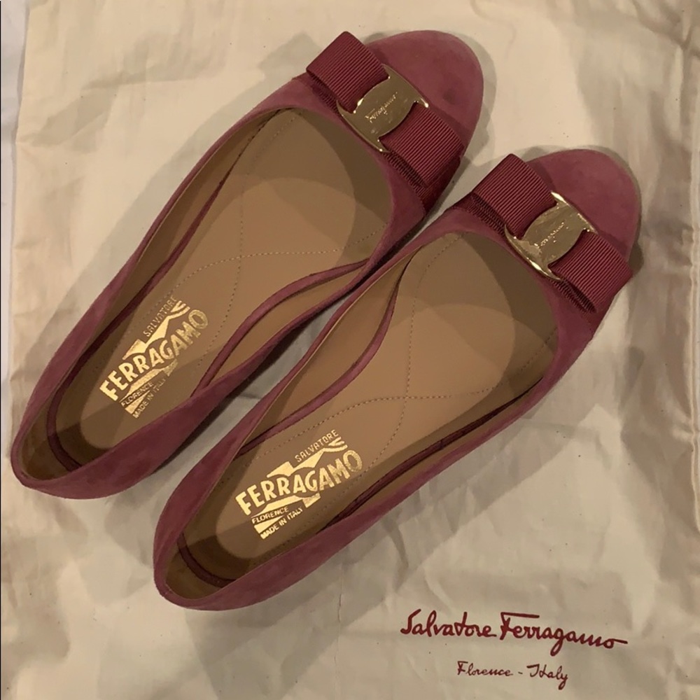 Salvatore Ferragamo Varina Suede Flats w/ box